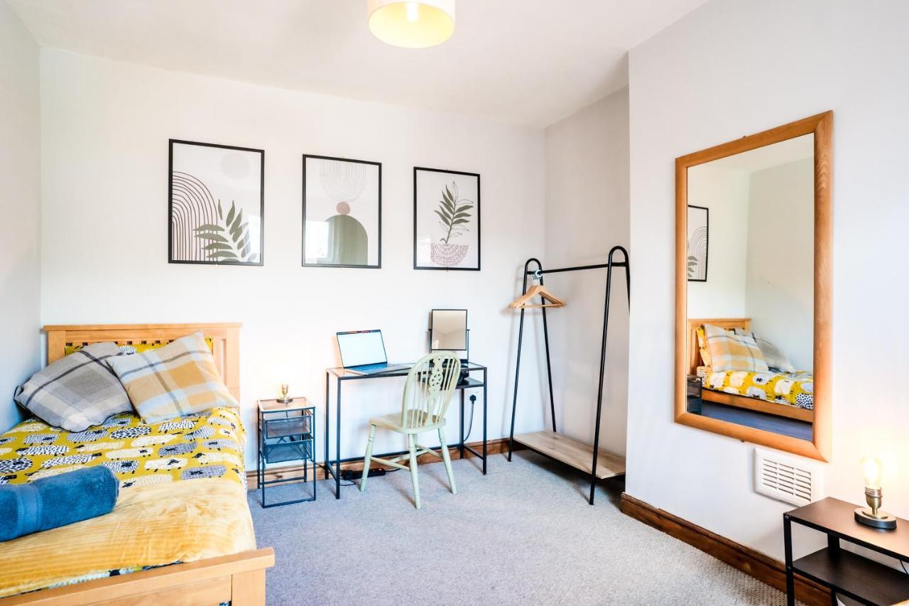 The Tigers Townhouse Apartment เลสเตอร์ ภายนอก รูปภาพ
